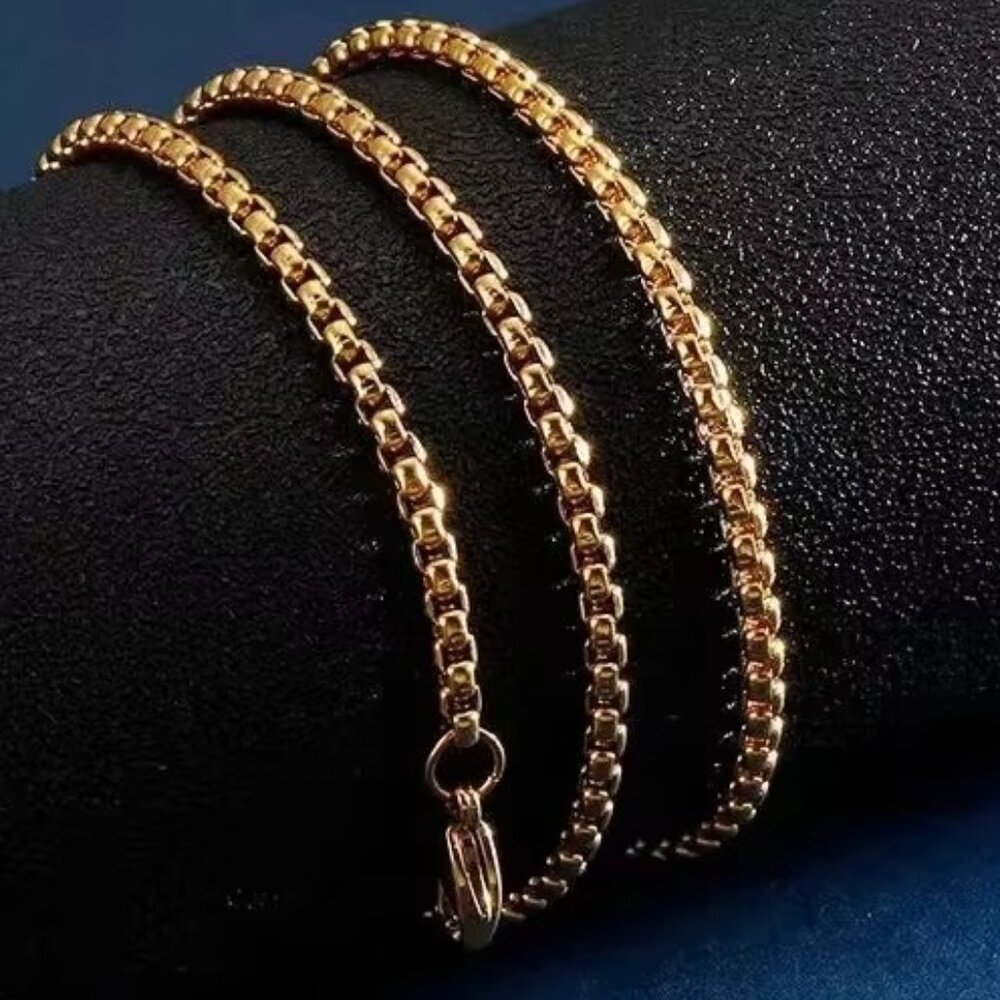 ⭐ Incredible 22" Round Box Chain 4mm Wide 18K Gold ⭐ - Picture 4 of 5